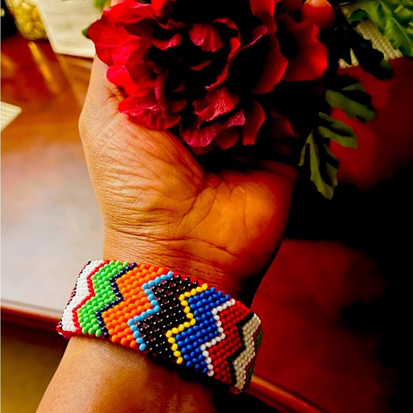 Bracelets: Colourful Beaded Bracelet made in Kenya. - Picture 7 of 8